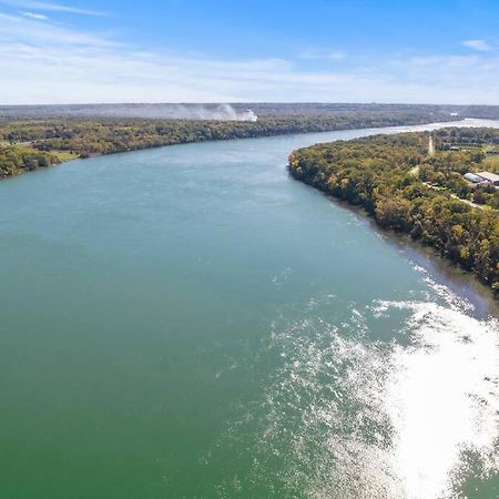 فيلا Waterfront Niagara-On-The-Lake Farmhouse On A Vineyard المظهر الخارجي الصورة