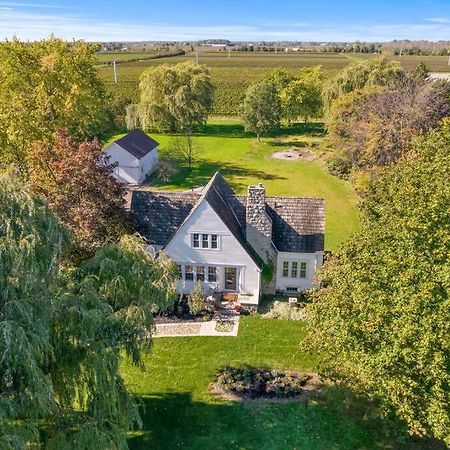 فيلا Waterfront Niagara-On-The-Lake Farmhouse On A Vineyard المظهر الخارجي الصورة