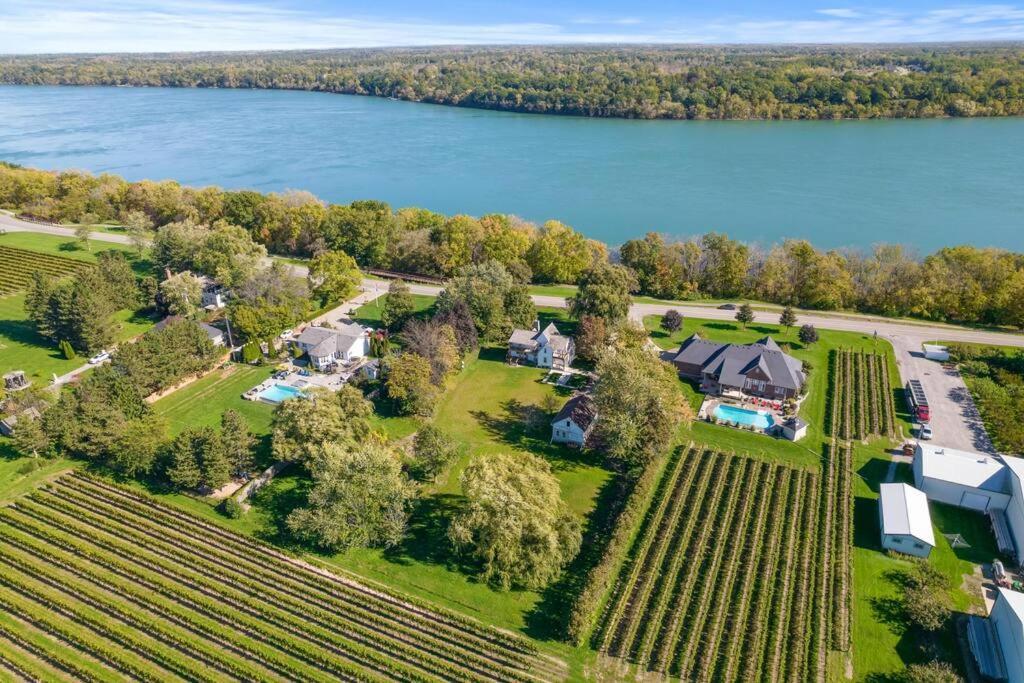 فيلا Waterfront Niagara-On-The-Lake Farmhouse On A Vineyard المظهر الخارجي الصورة